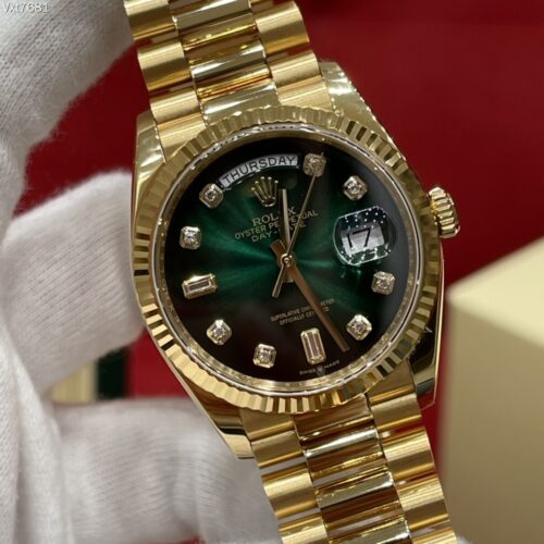 ROLEX Rolex Dog Tooth Ring Weekly Calendar Type Smoked Green Automatic Mechanical Movement 100m Waterproof Men's Watch Swiss Watch 36mm Green Dial Gold Strap