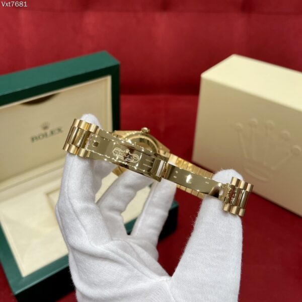 ROLEX Rolex Dog Tooth Ring Weekly Calendar Type Smoked Green Automatic Mechanical Movement 100m Waterproof Men's Watch Swiss Watch 36mm Green Dial Gold Strap