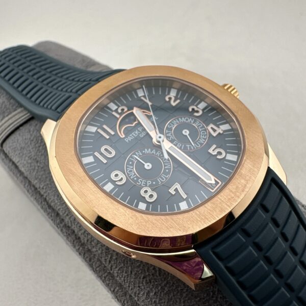 Patek Philippe AQUANAUT series automatic mechanical movement annual calendar women's watch Swiss watch 39.9mm blue dial