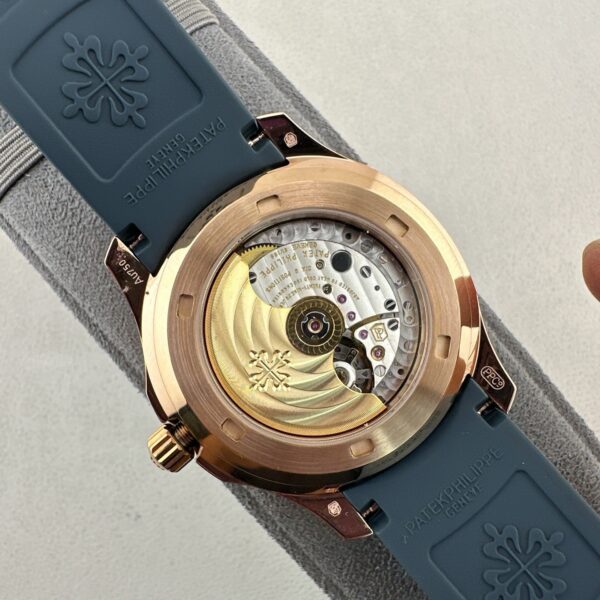 Patek Philippe AQUANAUT series automatic mechanical movement annual calendar women's watch Swiss watch 39.9mm blue dial