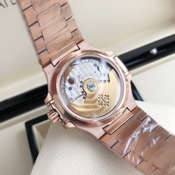 sy_no_8D0BF458BD5A640101952B436E645402_7 Patek Philippe's new Nautilus women's mechanical watch from the Sport Elegance series.