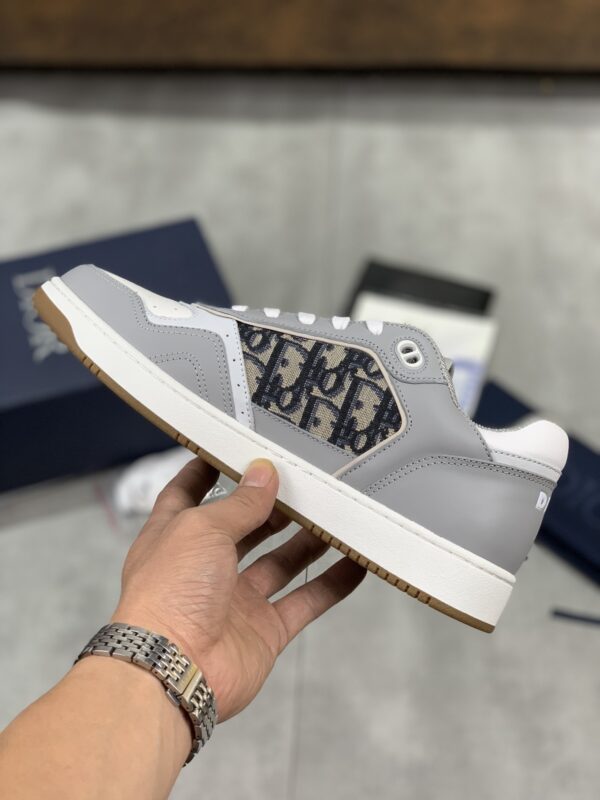 sy_no_93B9522467E5E6A12279EDF96EFEE39D_5 Dior Grey Leather Oblique Patch Low Sneaker