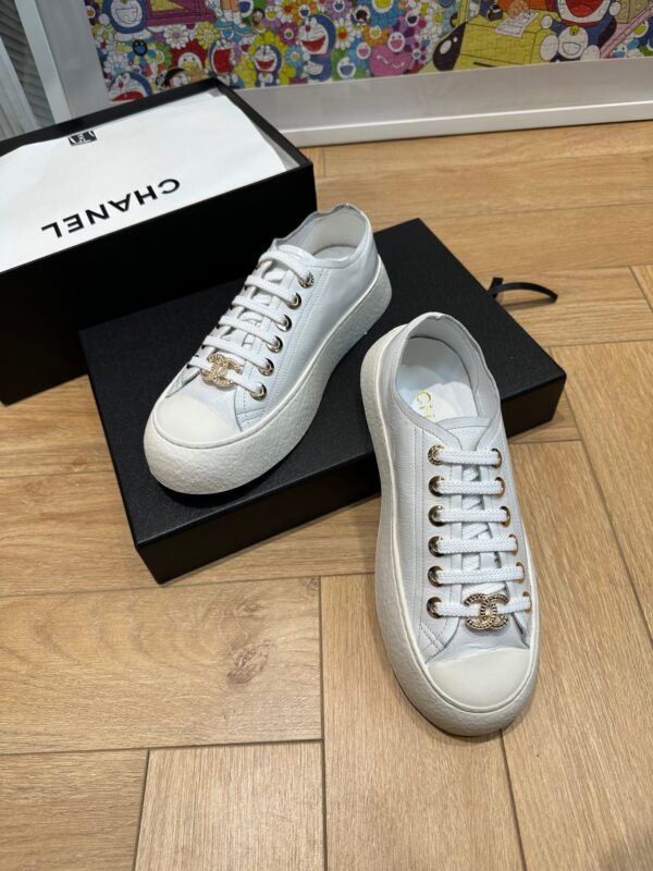 sy_no_95AAA00071716AF974097CC588FB913A_6 Chanel 24P All-White Waxed-Leather Platform Low-Top Sneaker with Gold-Tone CC Logo