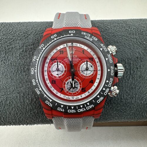 Customized version of carbon fiber luminous shell from the Daytona series ROLEX