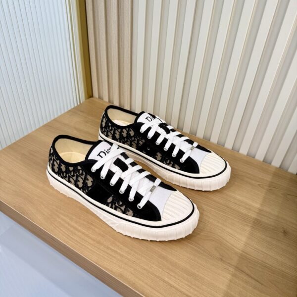 sy_no_999E4297DC3E05E1CFA82D3D8F993A65_1 Dior Black Oblique Canvas Low Sneaker