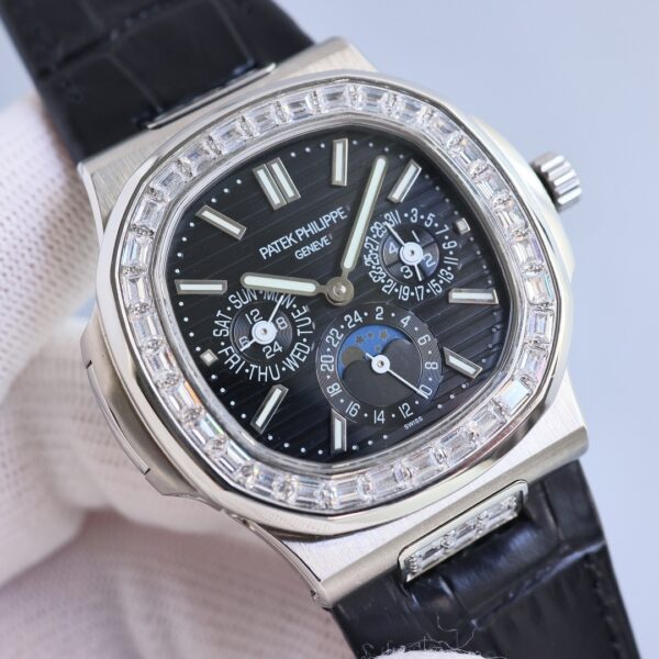 Patek Philippe Sport Elegance NAUTILUS Series Nautilus Automatic Mechanical Movement