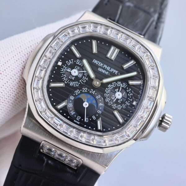 Patek Philippe Sport Elegance NAUTILUS Series Nautilus Automatic Mechanical Movement