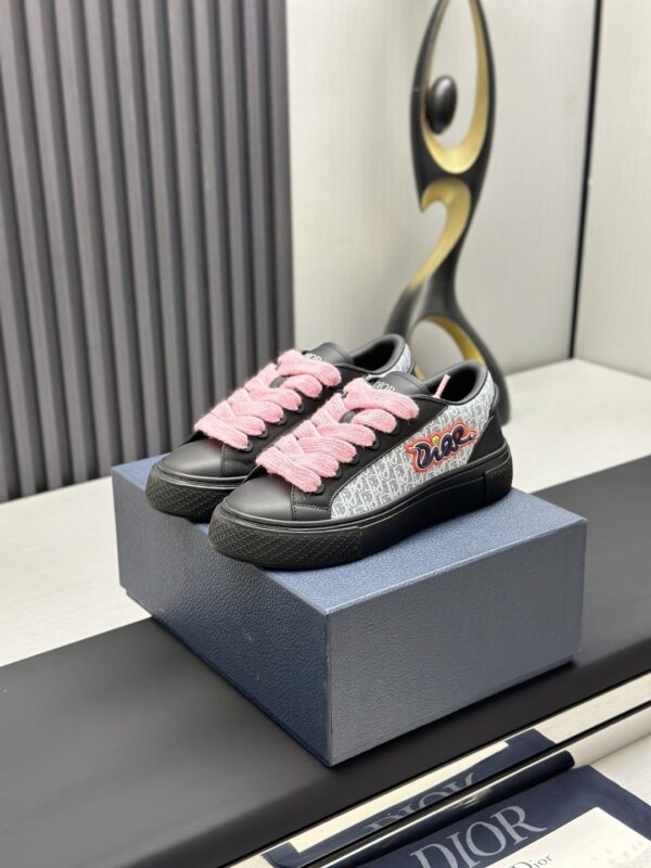 sy_no_9C73A127B41F0DD5EB483EF57322A211_0 Dior Black Leather Oblique Jacquard Pink Thick Lace Low-Top Sneaker
