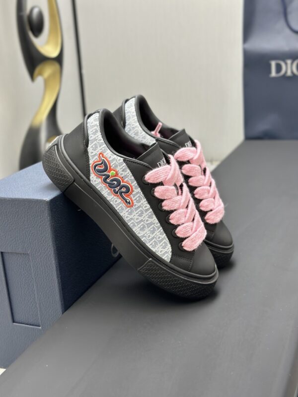 sy_no_9C73A127B41F0DD5EB483EF57322A211_3 Dior Black Leather Oblique Jacquard Pink Thick Lace Low-Top Sneaker