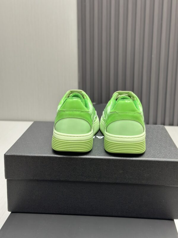 sy_no_9CB5BEE8ABA61F8C589116BE176AAFC3_8 Chanel Vibrant Green Leather Low-Top Sneaker with Tonal CC Logo and Matching Sole