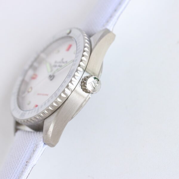 BLANCPEIN automatic mechanical movement 300 meter waterproof heart-shaped pointer women's watch Swiss watch 38mm white dial stainless steel case canvas strap