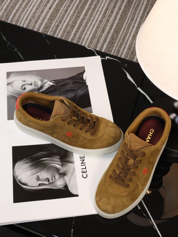 sy_no_9F28623E93910D782294822FB4F4EC2F_2 Chanel Brown Suede Low-Top Sneaker with Platform Sole and CC Logo