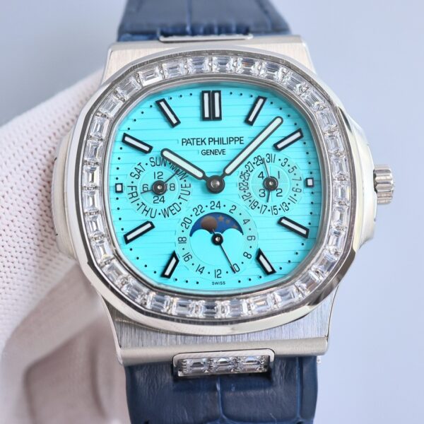 Patek Philippe Sport Elegance NAUTILUS Series Nautilus Automatic Mechanical Machine