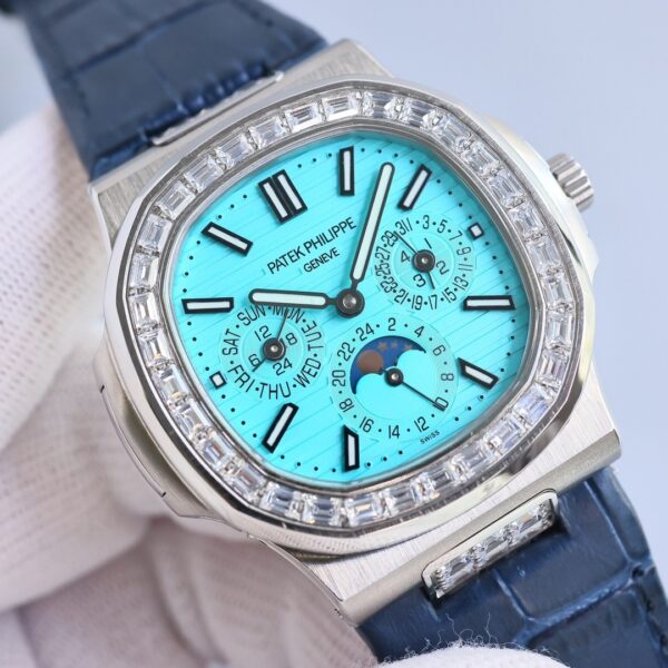 Patek Philippe Sport Elegance NAUTILUS Series Nautilus Automatic Mechanical Machine