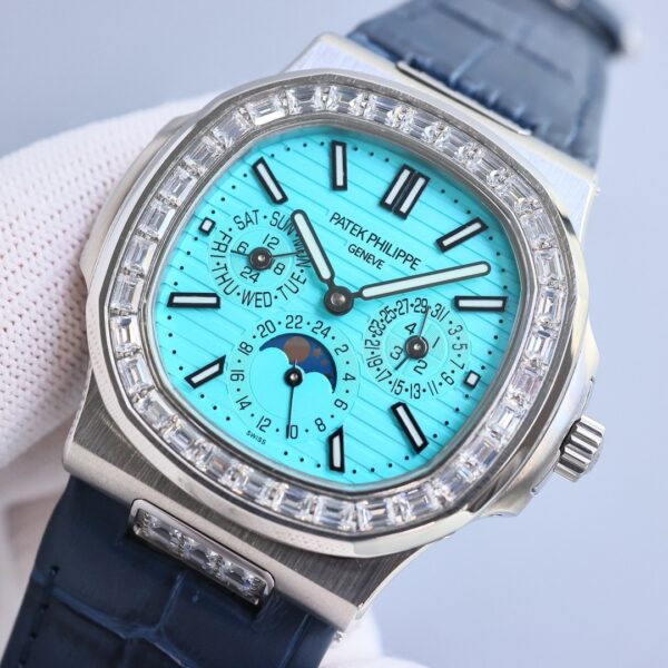 Patek Philippe Sport Elegance NAUTILUS Series Nautilus Automatic Mechanical Machine