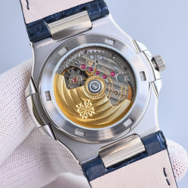Patek Philippe Sport Elegance NAUTILUS Series Nautilus Automatic Mechanical Machine