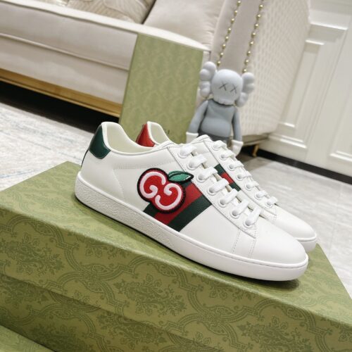 Gucci White Leather Low-Top Sneaker with Apple Interlocking G and Web Stripe