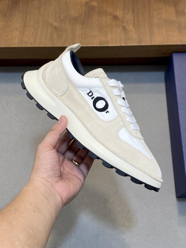 sy_no_AD93E2E117DEFDA2BB6AA59403616AB2_1 Dior Beige Suede Patchwork Low Sneaker