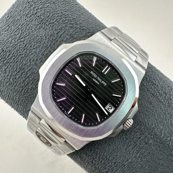 Patek Philippe Nautilus Green Dial Automatic Mechanical Men's Watch