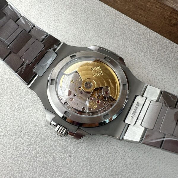 Patek Philippe Nautilus Green Dial Automatic Mechanical Men's Watch