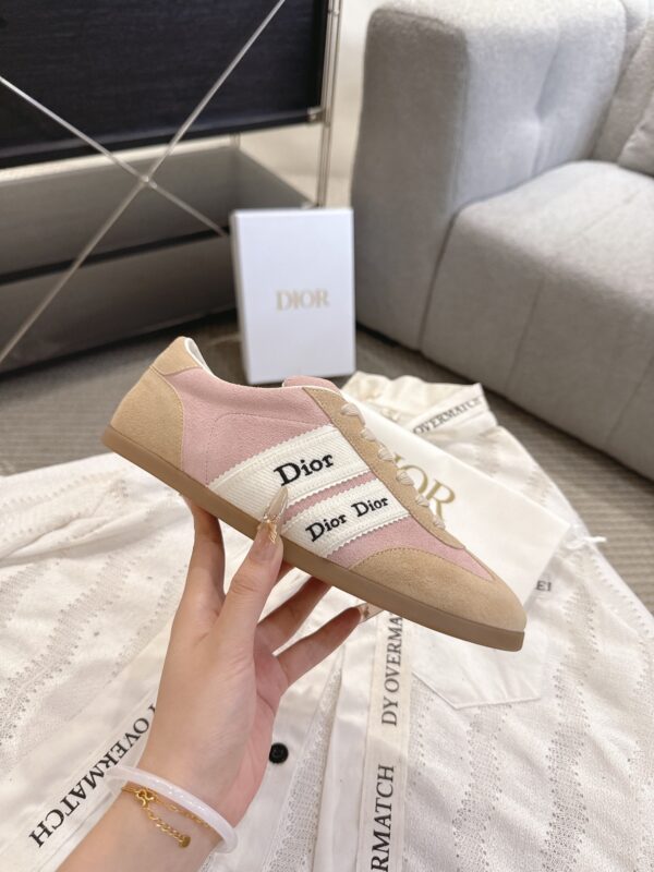 sy_no_B0A083FAF9A9FC9BC4B9DD14F14327FD_0 Dior Pink-Beige Suede Patchwork Low Sneaker