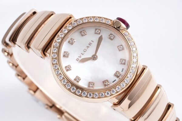 sy_no_B0F7181FBB00D7F838B8B2E3F2CF5A08_1 BVLGARI LVCEA watch with quartz movement and stainless steel strap