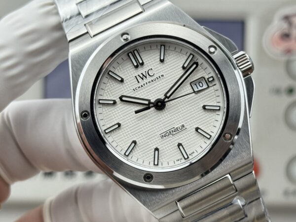 IWC Engineer Series Automatic Mechanical Movement 100m Waterproof Fashion Style Silver Dial Stainless Steel Strap