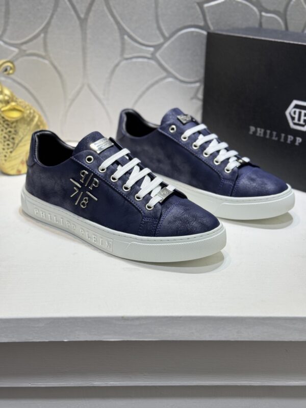sy_no_B24A8FA64D1BBA0DB9BD661EA8B4D098_0 Philipp Plein Navy Blue Vintage Leather Metal-Logo Low-Top Sneaker