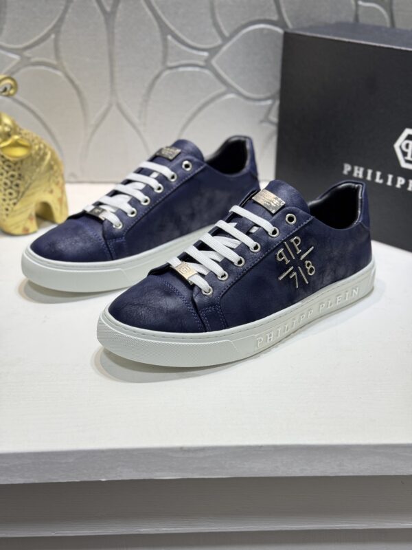 sy_no_B24A8FA64D1BBA0DB9BD661EA8B4D098_1 Philipp Plein Navy Blue Vintage Leather Metal-Logo Low-Top Sneaker