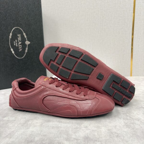 sy_no_B7B9F0D7CA16817245D4B4CCDB59A001_8 Prada Burgundy Leather Gold Logo Trainer