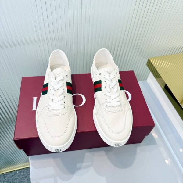 sy_no_B9535DBFEDFE7D2D07EDC73B37E69465_9 Gucci White Leather Sneaker with Web Stripe