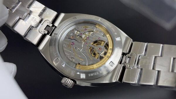 sy_no_BDDCD34F745892E6F343A2A757F3CF32_5 Vacheron Constantin Grand Cross Four Seas series OVERSEAS automatic mechanical movement waterproof date display anti magnetic men's watch Swiss watch