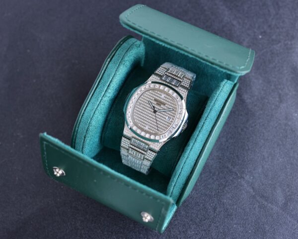 Patek Philippe Sport Elegance NAUTILUS Series Automatic Mechanical Movement Silver Dial