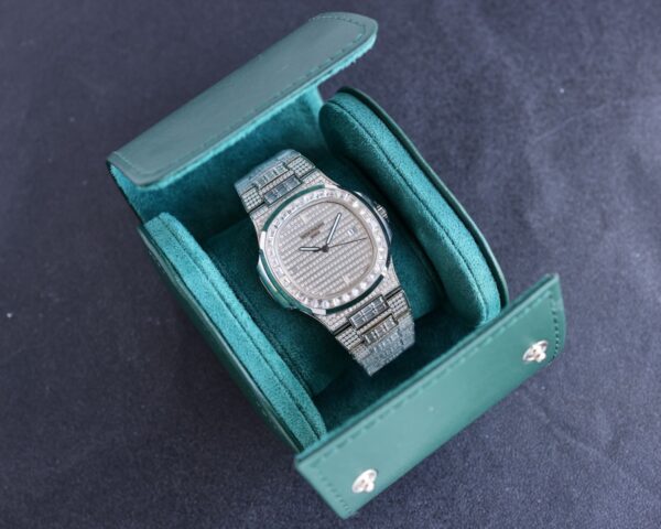 Patek Philippe Sport Elegance NAUTILUS Series Automatic Mechanical Movement Silver Dial