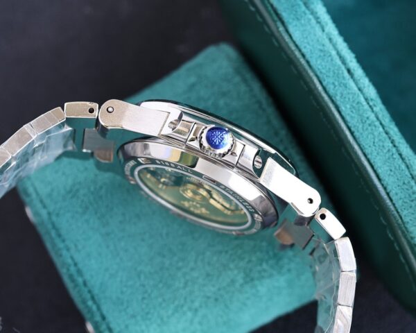 Patek Philippe Sport Elegance NAUTILUS Series Automatic Mechanical Movement Silver Dial