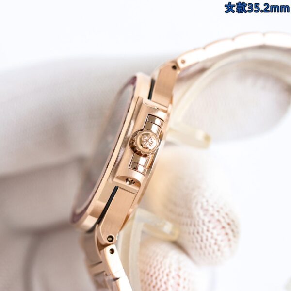 Patek Philippe Sport Elegance NAUTILUS Series Automatic Mechanical Movement 30 meter Waterproof Date Display Set Ruby bezel