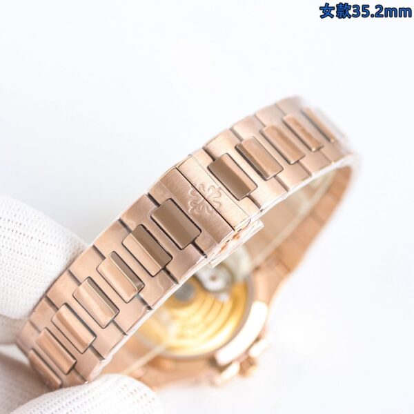 Patek Philippe Sport Elegance NAUTILUS Series Automatic Mechanical Movement 30 meter Waterproof Date Display Set Ruby bezel