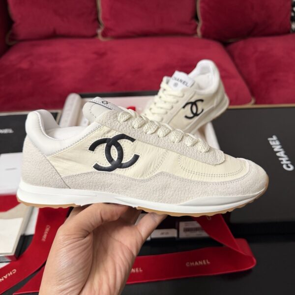 sy_no_C1AA1619512221713D251F1E7532E44F_4 Chanel Off-White Big CC Retro Trainer Off-White-Big-CC-Sneaker