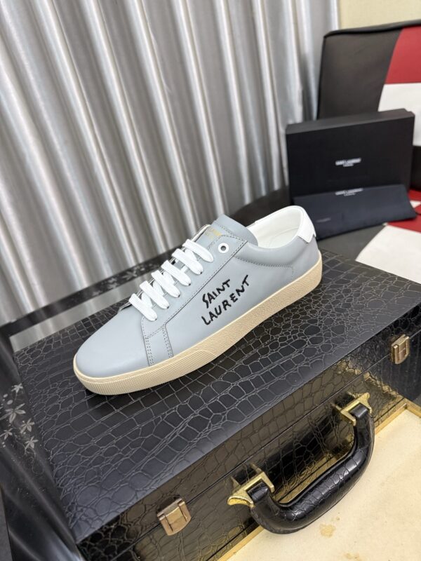 sy_no_C304EC15CDC06944BEDA7E7D90E2DCF6_0 Saint Laurent Light Grey Leather White Heel Low-Top Sneaker
