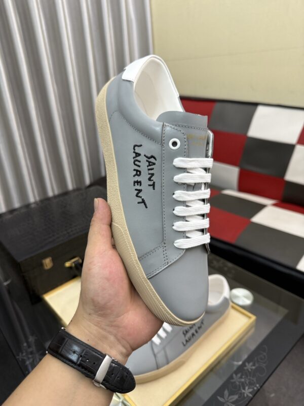 sy_no_C304EC15CDC06944BEDA7E7D90E2DCF6_3 Saint Laurent Light Grey Leather White Heel Low-Top Sneaker