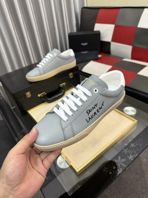 sy_no_C304EC15CDC06944BEDA7E7D90E2DCF6_4 Saint Laurent Light Grey Leather White Heel Low-Top Sneaker