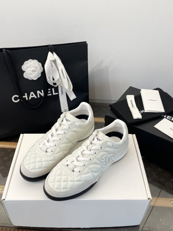 sy_no_C3497933729996B2D179E2FB460987C6_2 Chanel White Quilted Leather Low-Top Sneaker with Suede Detailing and CC Logo