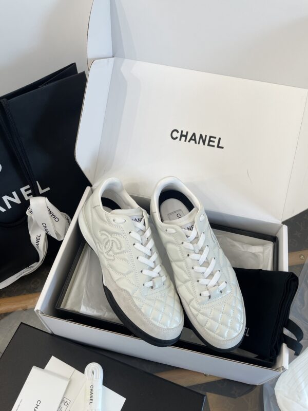 sy_no_C3497933729996B2D179E2FB460987C6_3 Chanel White Quilted Leather Low-Top Sneaker with Suede Detailing and CC Logo