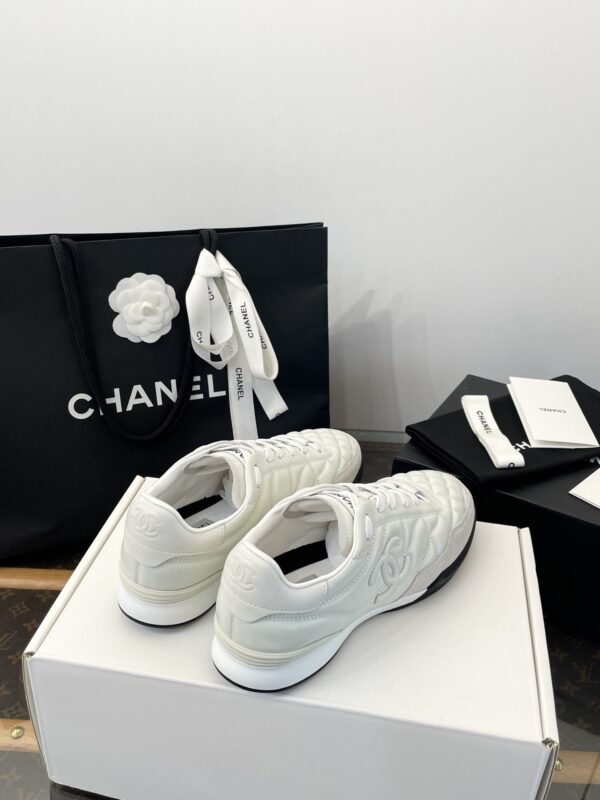 sy_no_C3497933729996B2D179E2FB460987C6_6 Chanel White Quilted Leather Low-Top Sneaker with Suede Detailing and CC Logo