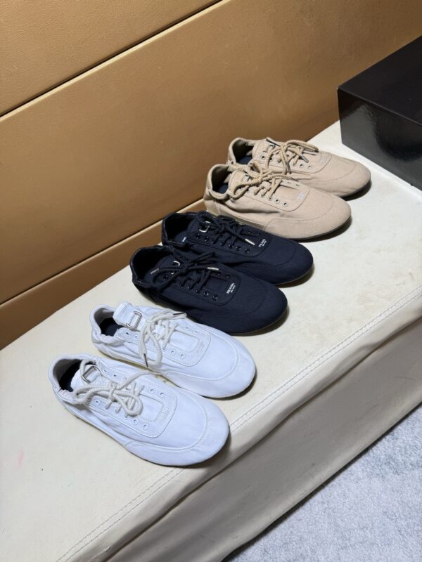 sy_no_C5B5DA905A6FC77396342367800B25DD_8 Prada Off-White Gathered Nylon Retro Trainer
