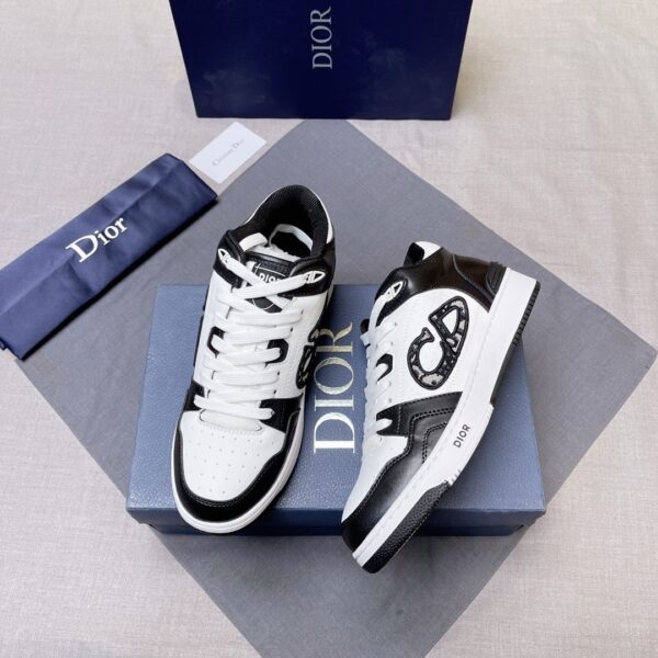 sy_no_C78CB8CF74B08A4689537AAF3ABBD40D_1 Dior White-Black Spliced B57 Mid-Top Sneaker