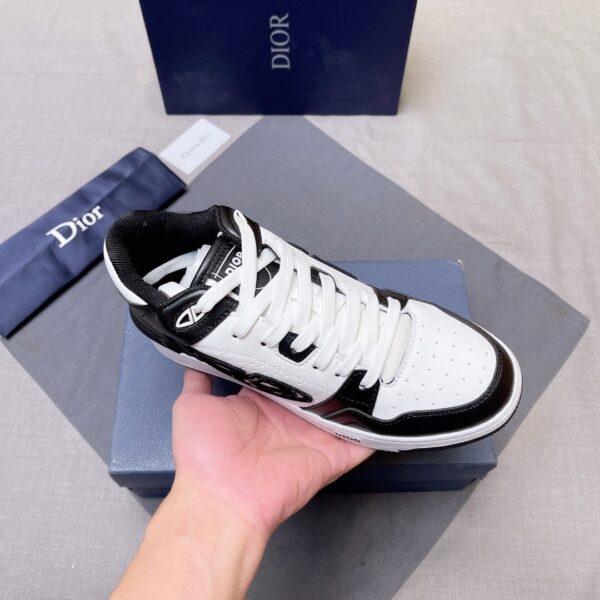 sy_no_C78CB8CF74B08A4689537AAF3ABBD40D_5 Dior White-Black Spliced B57 Mid-Top Sneaker