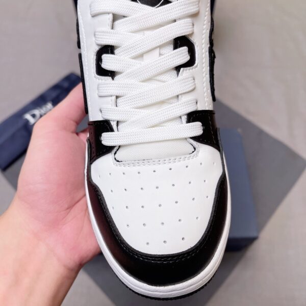 sy_no_C78CB8CF74B08A4689537AAF3ABBD40D_6 Dior White-Black Spliced B57 Mid-Top Sneaker