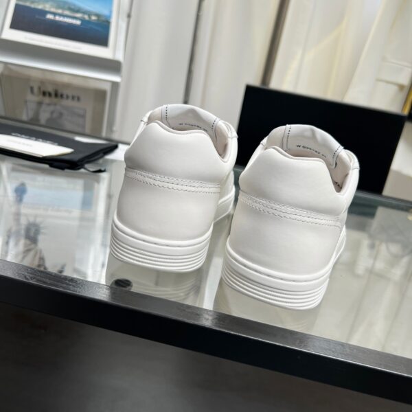 sy_no_C91BD926AAB3DFE186E922E51B5C9355_6 Chanel 23S White Low-Top Leather Sneaker