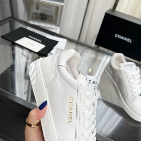 sy_no_C91BD926AAB3DFE186E922E51B5C9355_7 Chanel 23S White Low-Top Leather Sneaker